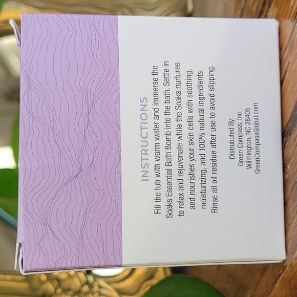 SOAKS "Rest" Essential Bath Bombs 2 piece. - Picture 4 of 6
